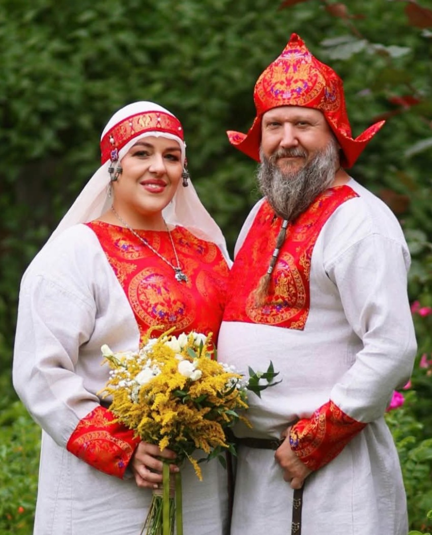 Marika i Przemek w strojach historycznych